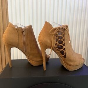 Aldo Peep Toe Faux Caramel Suede Ankle 3.5" High Stiletto Booties Size 8.5